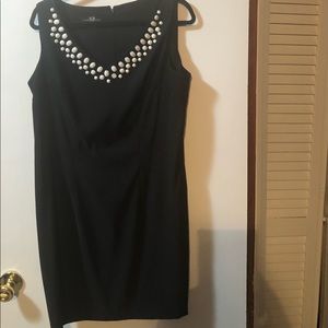 AGB Black Dress - V-Neck - Knee Length - Sleeveless - Flattering Flit -